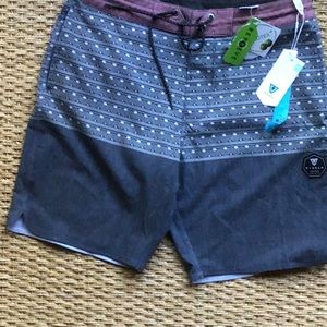 Vissla men’s board shorts size 32 18:5 length